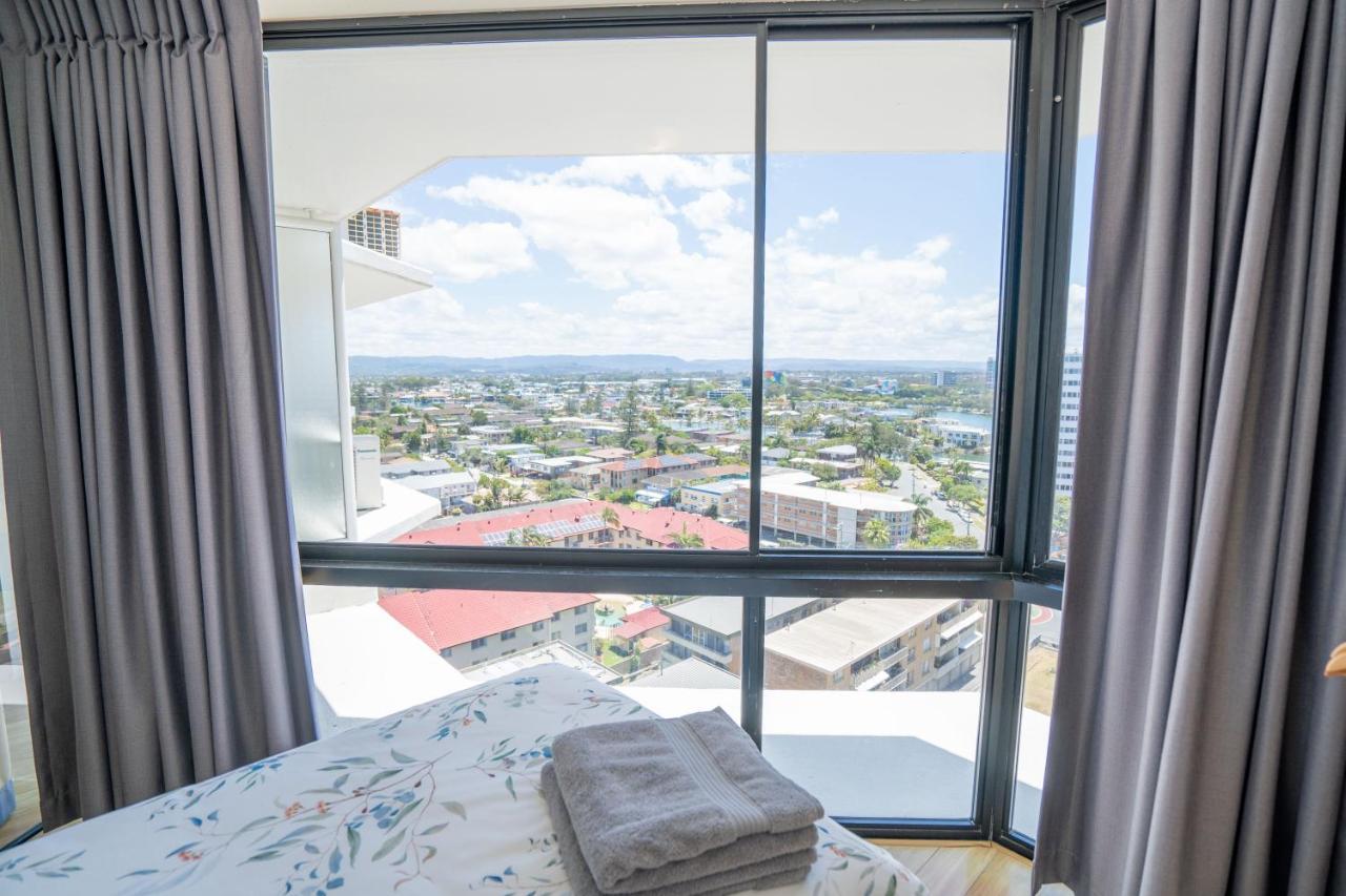 Large Surfers Paradise Apartment With Fantastic Views Gold Coast Bagian luar foto