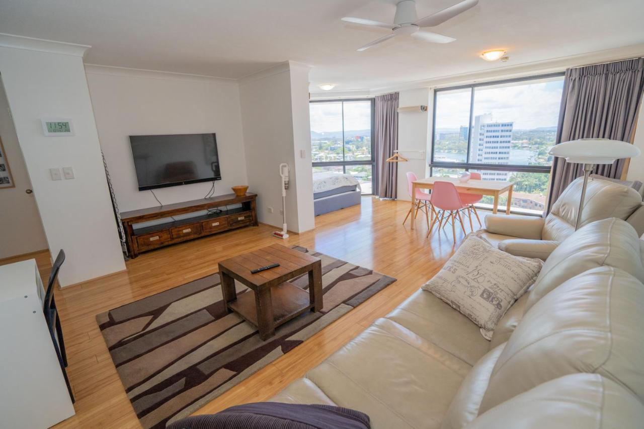 Large Surfers Paradise Apartment With Fantastic Views Gold Coast Bagian luar foto