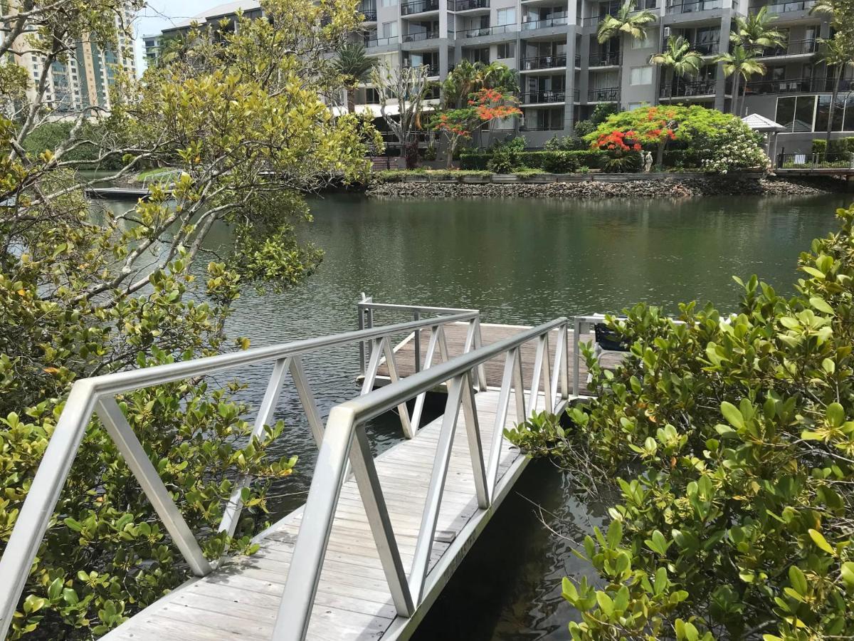Large Surfers Paradise Apartment With Fantastic Views Gold Coast Bagian luar foto